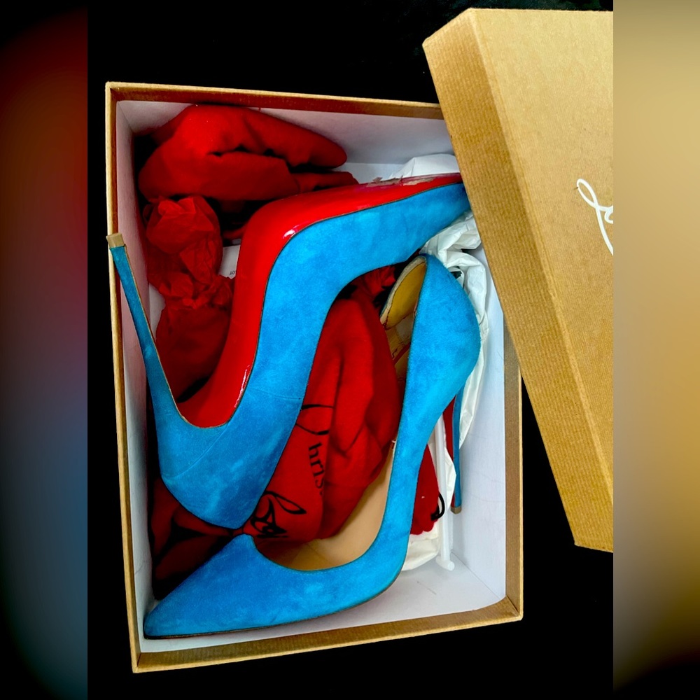 Authentic Christian Louboutin So Kate’s size 40